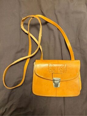 Vintage Leather Crossbody Bag with Embossed Detail - Tan